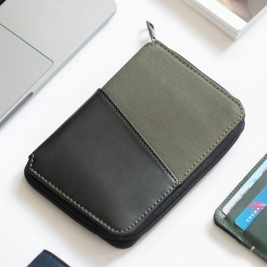 Henry Travel Wallet - Olive - Black