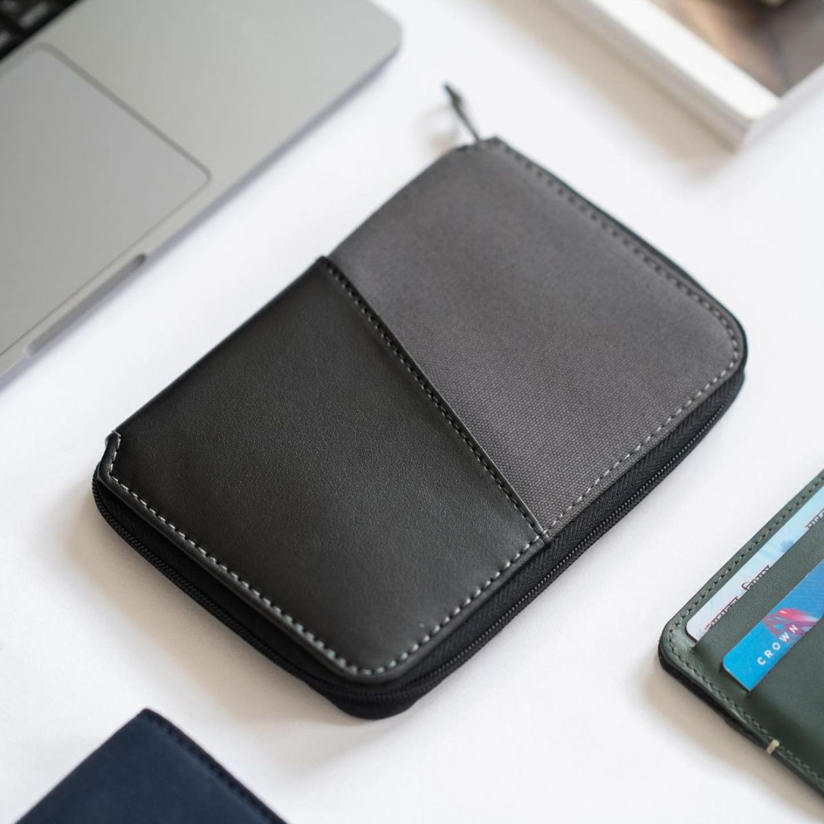 Henry Travel Wallet - Grey-Black
